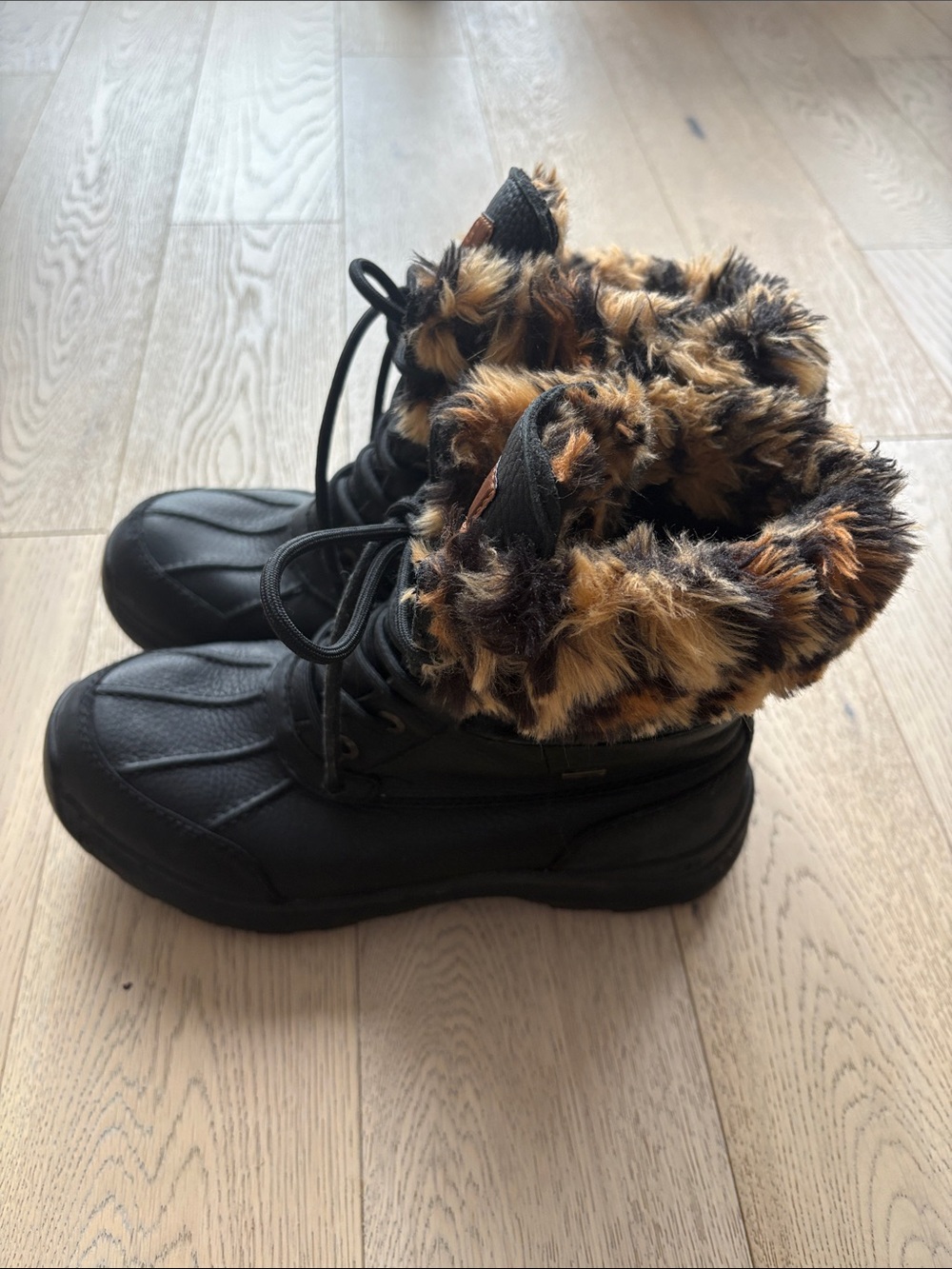 UGG Adirondack Black Lace-Up Winter Boots with Leopard Faux-Fur Cuff Size 8